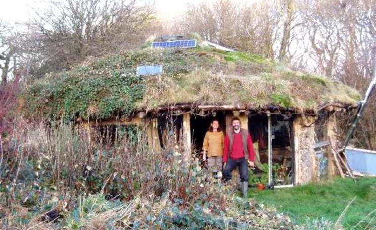 'That Roundhouse' near Newport in Wales, built by Tony Wrench and Jane Faith and helpers as part of the secret Brithdir Mawr intentional community. In the UK this kind of eco-living is strongly linked to 'progressive' politics and values, but that's not a